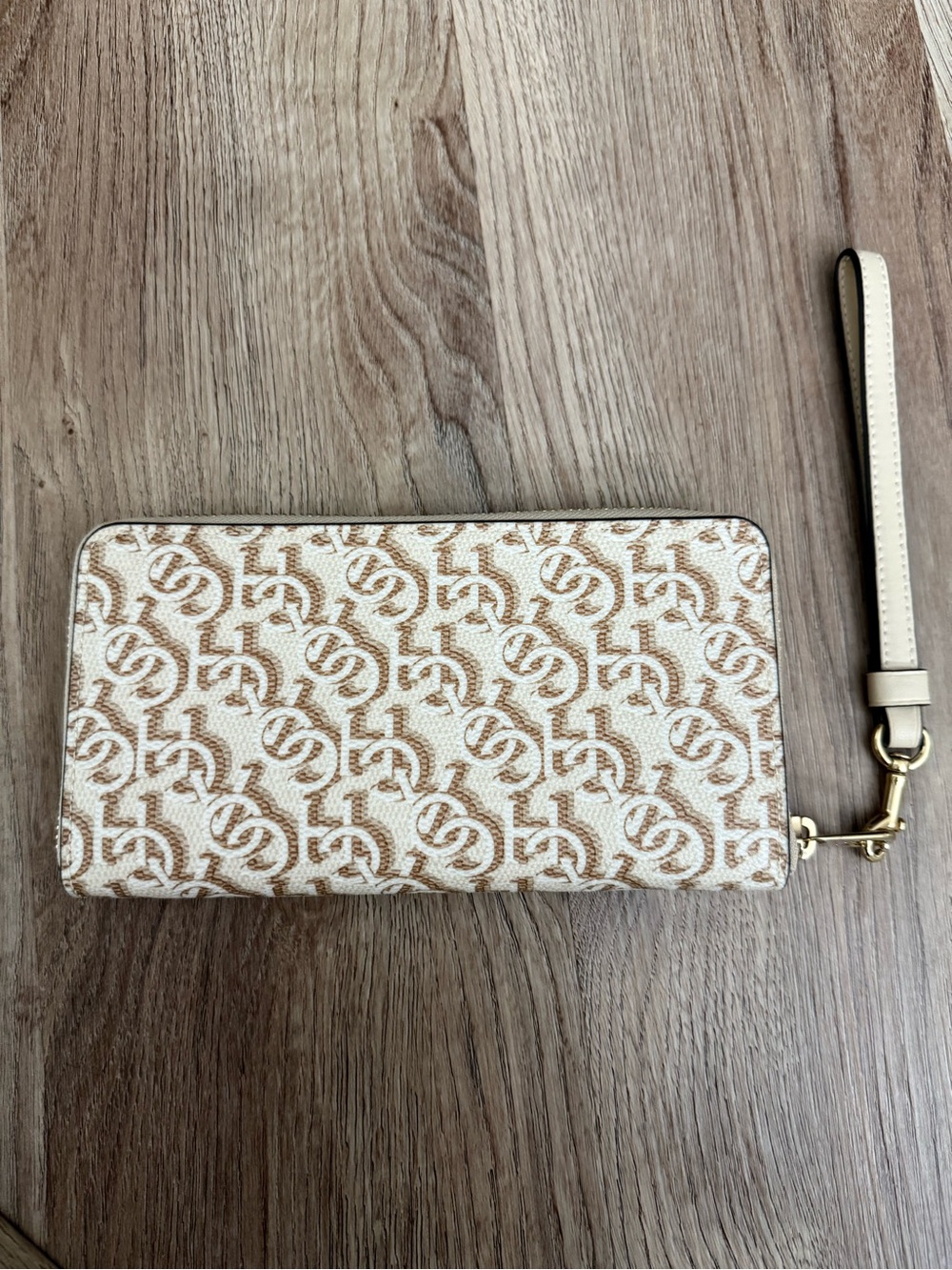 Coach Long Zip Around Wallet in the Chalk Signature Monogram - Picture 2 of 9